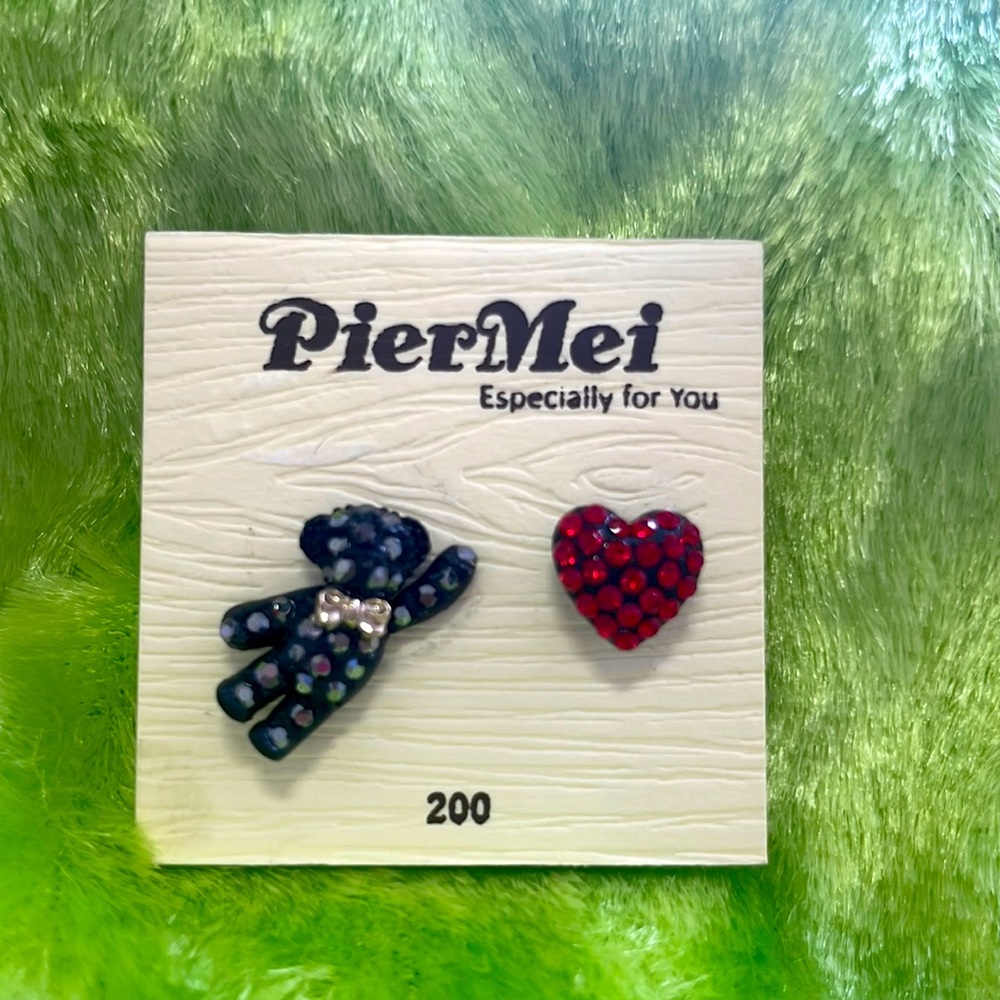Blink Blink bear & heart earrings